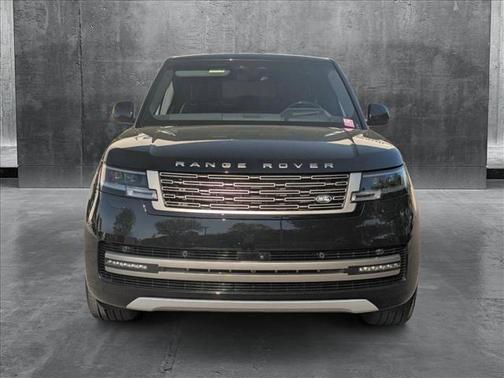 2025 Land Rover Range Rover P530 SE