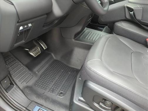 2024 Land Rover Defender 110 P400 X