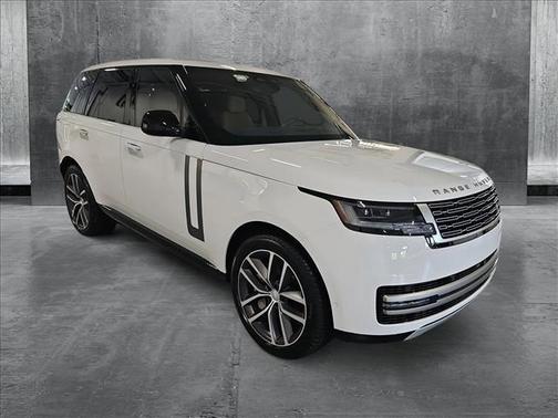 2025 Land Rover Range Rover P550e SE