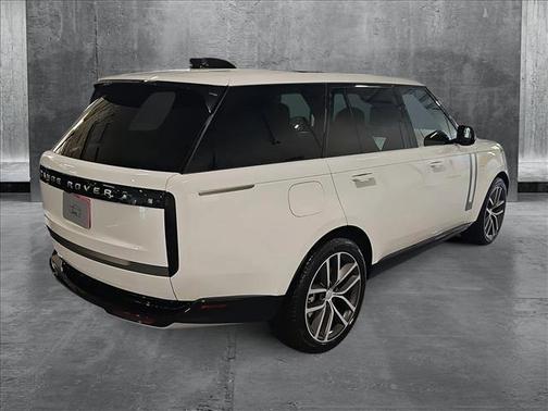 2025 Land Rover Range Rover P550e SE
