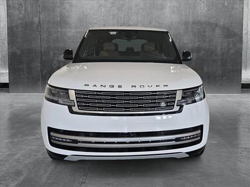 2025 Land Rover Range Rover P550e SE