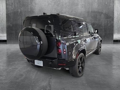2025 Land Rover Defender 110 P400 X-Dynamic SE