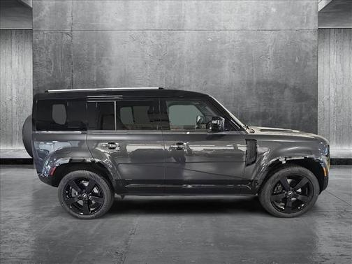 2025 Land Rover Defender 110 P400 X-Dynamic SE