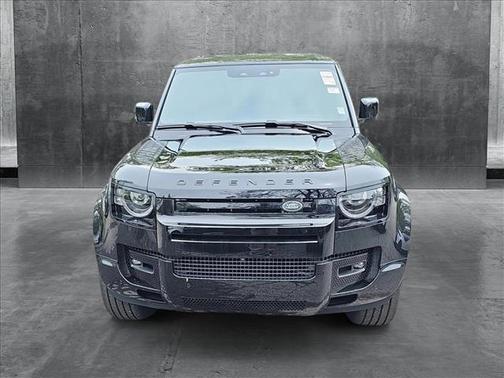 2025 Land Rover Defender 110 P400 X-Dynamic SE