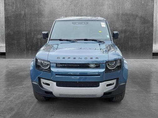 2025 Land Rover Defender 110 P400 S
