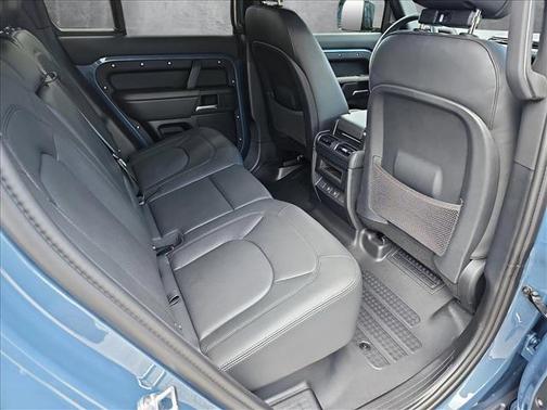 2025 Land Rover Defender X-Dynamic SE