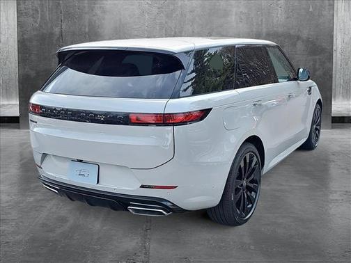 2025 Land Rover Range Rover Sport SE