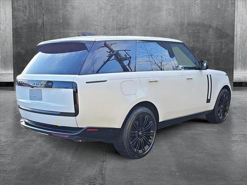 2025 Land Rover Range Rover P530 SE