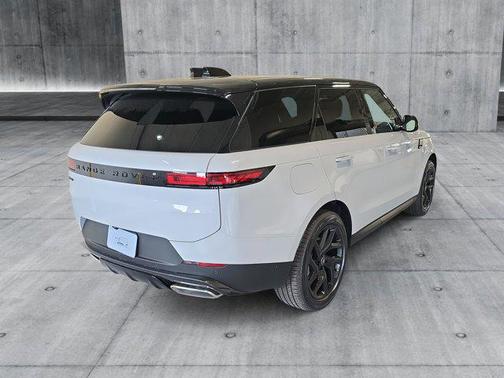 2025 Land Rover Range Rover Sport SE