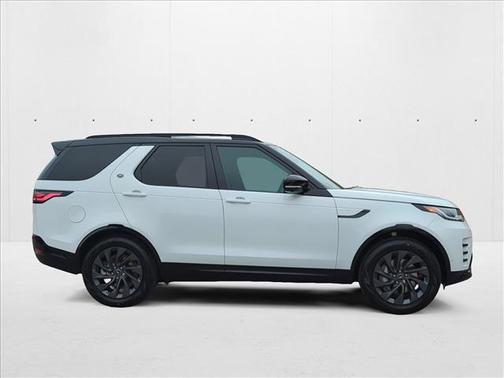 2024 Land Rover Discovery P300 Dynamic SE