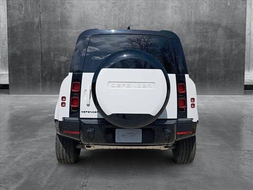 2025 Land Rover Defender 110 P400 X-Dynamic SE