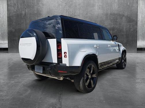 2025 Land Rover Defender 110 P400 X-Dynamic SE