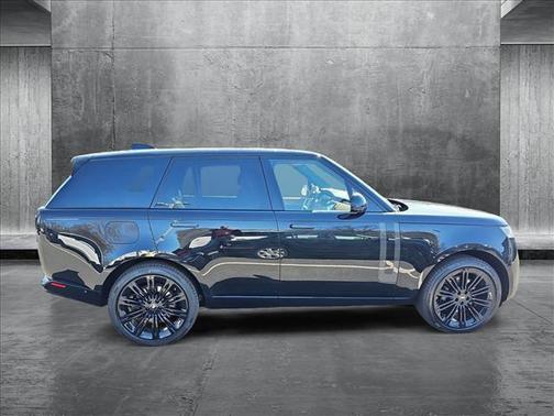 2025 Land Rover Range Rover P530 SE