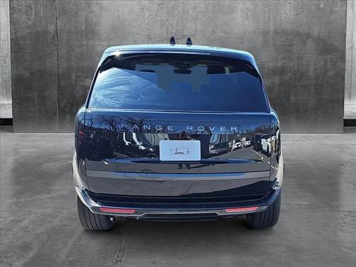2025 Land Rover Range Rover P530 SE