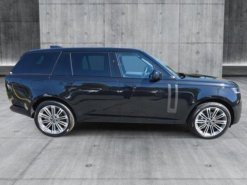 2025 Land Rover Range Rover P400 SE 7 Seat