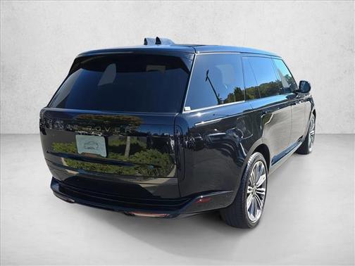 2025 Land Rover Range Rover P400 SE 7 Seat