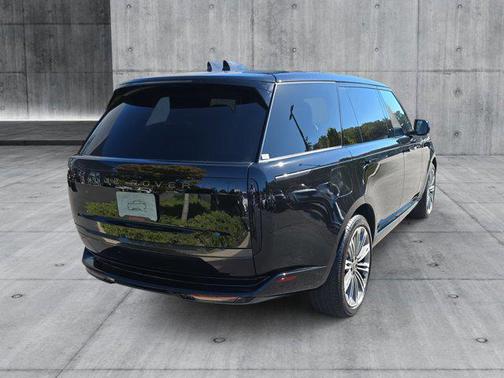 2025 Land Rover Range Rover P400 SE 7 Seat