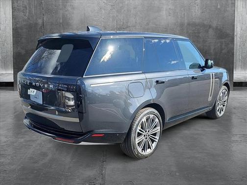 2025 Land Rover Range Rover P530 SE