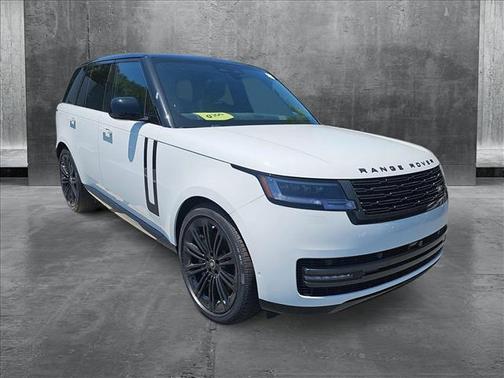 2025 Land Rover Range Rover P530 SE