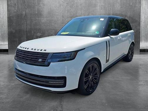 2025 Land Rover Range Rover P530 SE