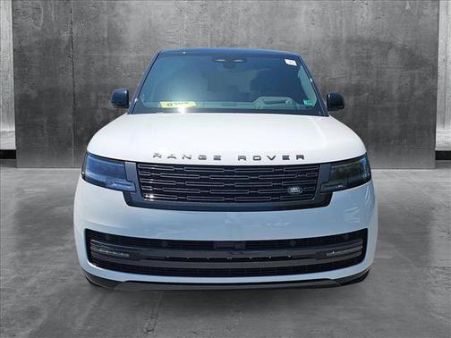 2025 Land Rover Range Rover P530 SE