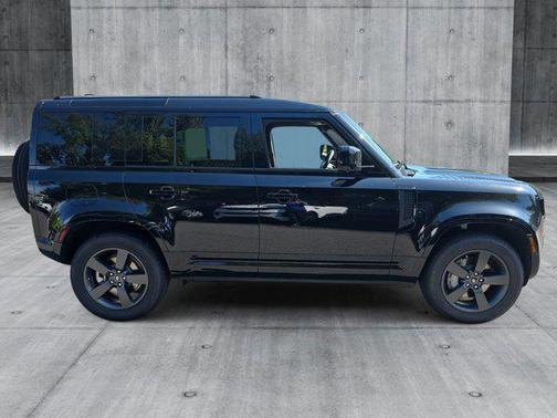 2025 Land Rover Defender 110 P400 X-Dynamic SE