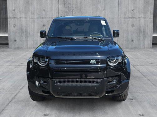 2025 Land Rover Defender 110 P400 X-Dynamic SE