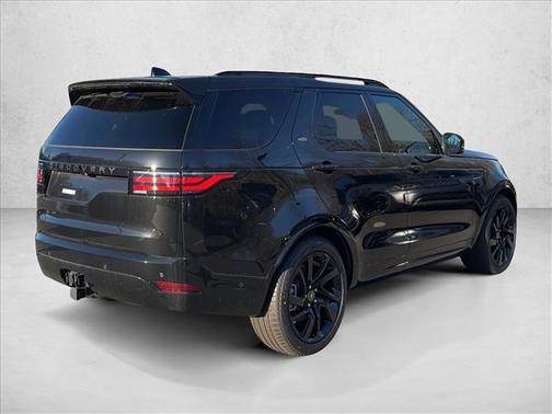 2025 Land Rover Discovery P300 Dynamic SE
