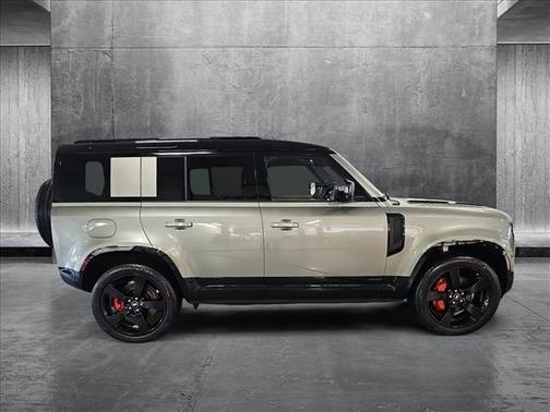2025 Land Rover Defender 110 P400 X