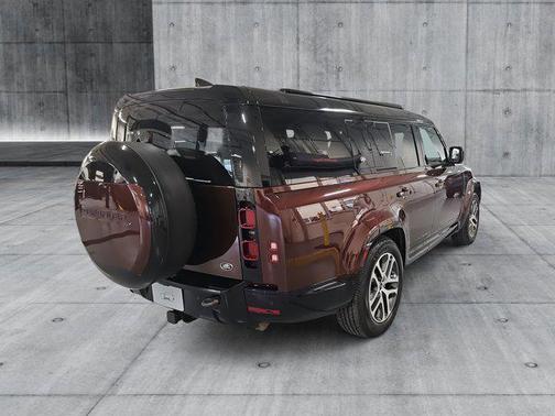 2023 Land Rover Defender 130 X-Dynamic SE