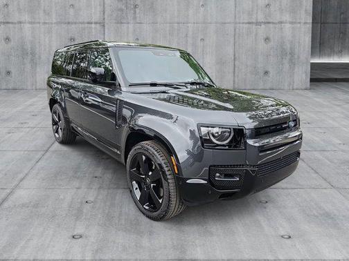 2025 Land Rover Defender 130 P400 X-Dynamic SE