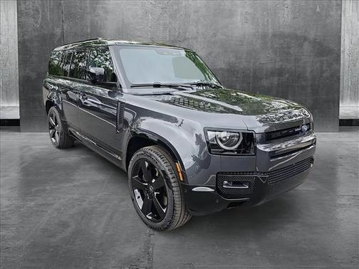 2025 Land Rover Defender 130 P400 X-Dynamic SE