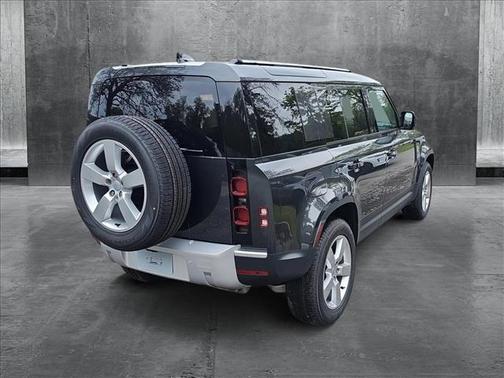 2025 Land Rover Defender 110 P400 S