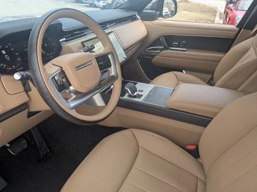 2025 Land Rover Range Rover P400 SE