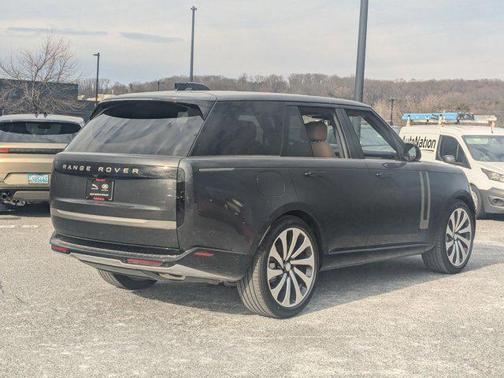 2025 Land Rover Range Rover P400 SE