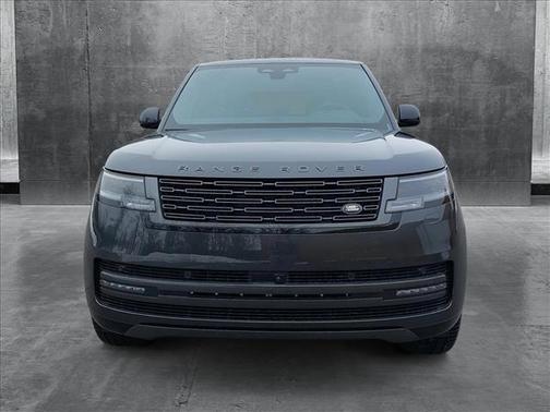 2025 Land Rover Range Rover P550e SE