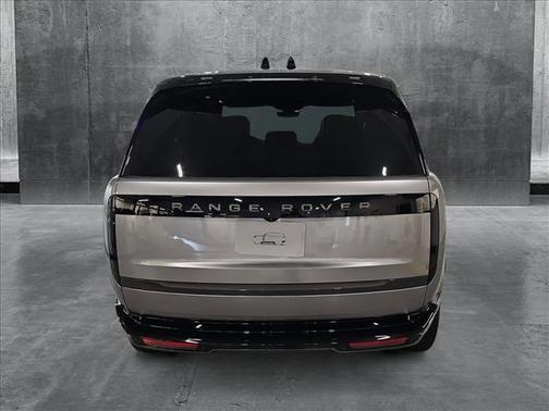 2025 Land Rover Range Rover P400 SE