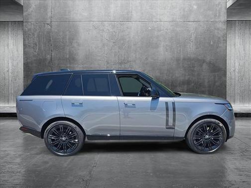 2025 Land Rover Range Rover P400 SE