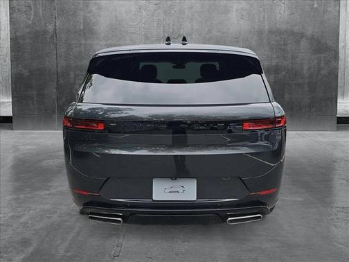 2025 Land Rover Range Rover Sport SE