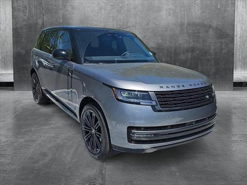 2025 Land Rover Range Rover P530 SE