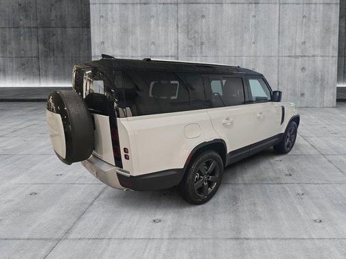 2025 Land Rover Defender 130 P400 S