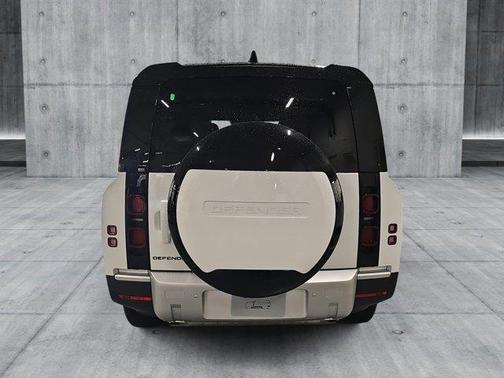 2025 Land Rover Defender 130 P400 S