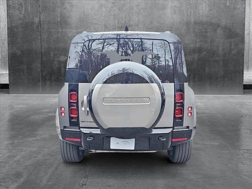 2025 Land Rover Defender 110 P400 X-Dynamic SE
