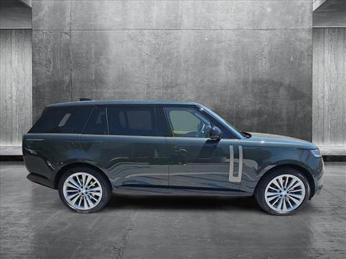 2025 Land Rover Range Rover P530 SE 7 Seat