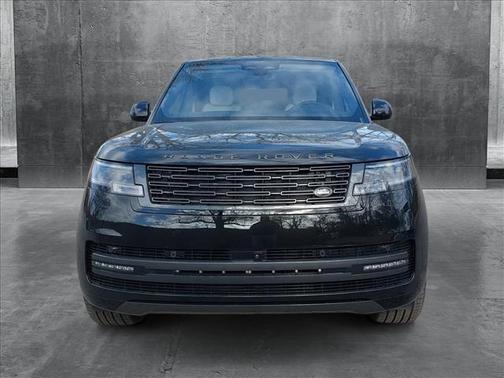 2025 Land Rover Range Rover P530 SE