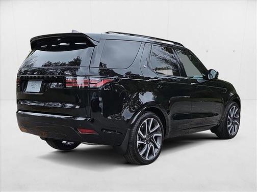 2024 Land Rover Discovery P300 Dynamic SE