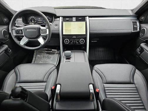 2024 Land Rover Discovery P300 Dynamic SE