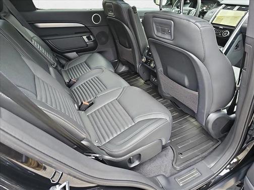 2024 Land Rover Discovery P300 Dynamic SE