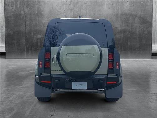 2025 Land Rover Defender 110 P400 X-Dynamic SE