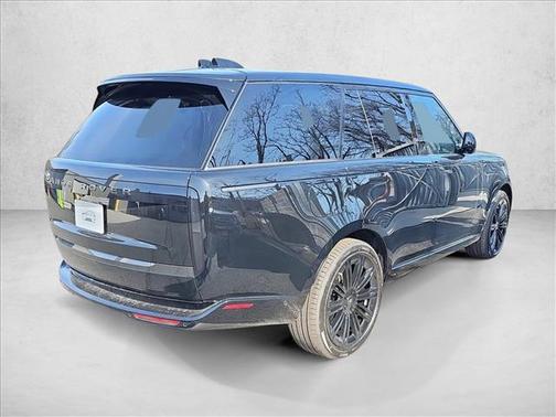 2025 Land Rover Range Rover P530 SE
